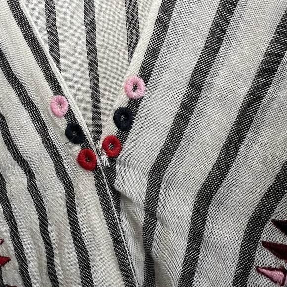 En Crėme Wrap Top ballon sleeves with embroidery Strips Gauze Blouse Size Small - Picture 5 of 14